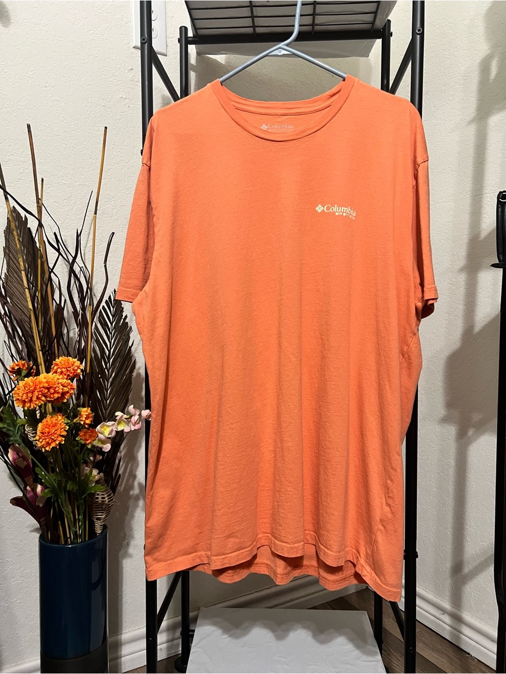 Columbia Men’s Short Sleeve Tee in Coral Orange